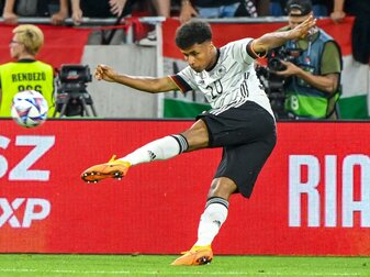 Fußball-Nationalspieler Karim Adeyemi sieht Borussia Dortmund dafür gewappnet, den Ausfall des erkrankten Sebastien Ha Fußball-Nationalspieler Karim Adeyemi sieht Borussia Dortmund dafür gewappnet, den Ausfall des erkrankten Sebastien Ha