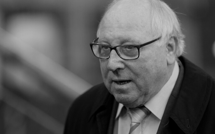 Der deutsche Fußball trauert um einen der ganz Großen: Uwe Seeler ist tot. Das meldete die Bild-Zeitung am Donnerstagn