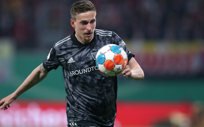 Fußball-Zweitligist Arminia Bielefeld hat für die Mission Wiederaufstieg den bundesligaerfahrenen Bastian Oczipka verp