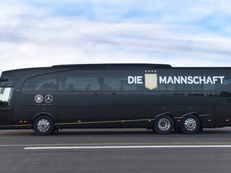Die Bezeichnung "Die Mannschaft" für die deutsche Fußball-Nationalmannschaft spaltet nach wie vor die Fan-Landschaft. Die Bezeichnung "Die Mannschaft" für die deutsche Fußball-Nationalmannschaft spaltet nach wie vor die Fan-Landschaft.