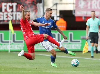 Bundesliga-Aufsteiger Schalke 04 hat im letzten Härtetest vor dem ersten Pflichtspiel der neuen Saison einen Dämpfer k Bundesliga-Aufsteiger Schalke 04 hat im letzten Härtetest vor dem ersten Pflichtspiel der neuen Saison einen Dämpfer k