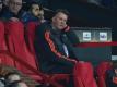 ManUniteds Coach Louis van Gaal steht weiter unter Druck. Foto: Peter Powell