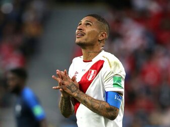 Nach neun Monaten Zwangspause hat der ehemalige Fußball-Bundesligastar Paolo Guerrero einen neuen Arbeitgeber gefunden. Nach neun Monaten Zwangspause hat der ehemalige Fußball-Bundesligastar Paolo Guerrero einen neuen Arbeitgeber gefunden.