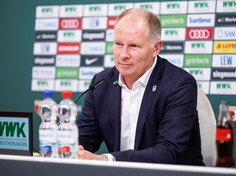 Stefan Reuter, Geschäftsführer des FC Augsburg. Stefan Reuter, Geschäftsführer des FC Augsburg.