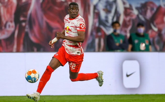 Leipzigs Verteidiger Nordi Mukiele steht vor einem Wechsel zum Ligue-1-Club Paris Saint-Germain.