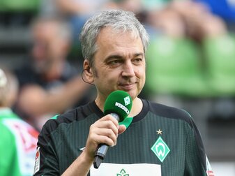 Der Moderator Arnd Zeigler ist mit dem Fair Play-Preis des Deutschen Fußball-Bundes ausgezeichnet worden. Der Moderator Arnd Zeigler ist mit dem Fair Play-Preis des Deutschen Fußball-Bundes ausgezeichnet worden.