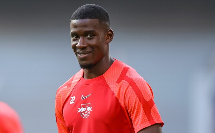 Spielte seit der Saison 2018/2019 für den Fußball-Bundesligisten RB Leipzig: Nordi Mukiele.