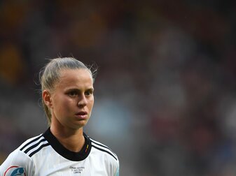 BRENTFORD, ENGLAND - JULY 21: Klara Buhl of Germany looks on during the UEFA Women's Euro England 2022 Quarter Final match between Germany and Austria at Brentford Community Stadium on July 21, 2022 i BRENTFORD, ENGLAND - JULY 21: Klara Buhl of Germany looks on during the UEFA Women's Euro England 2022 Quarter Final match between Germany and Austria at Brentford Community Stadium on July 21, 2022 i