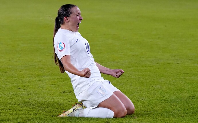 Und Fran Kirby jubelt über ihr Tor zum 4:0 gegen Schweden.