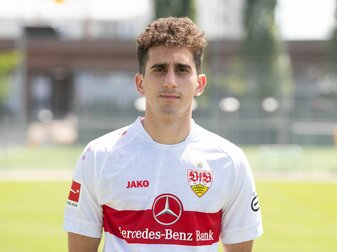 Stuttgarts Ömer Beyaz wechselt auf Leihbasis für eine Saison zu Fußball-Zweitligist 1. FC Magdeburg. Stuttgarts Ömer Beyaz wechselt auf Leihbasis für eine Saison zu Fußball-Zweitligist 1. FC Magdeburg.