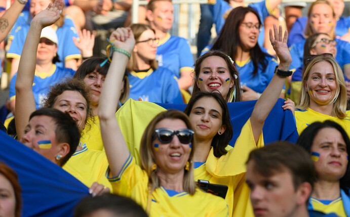 Im polnischen Lodz hatten ukrainische Fans die Spieler von Dynamo Kiew angefeuert.