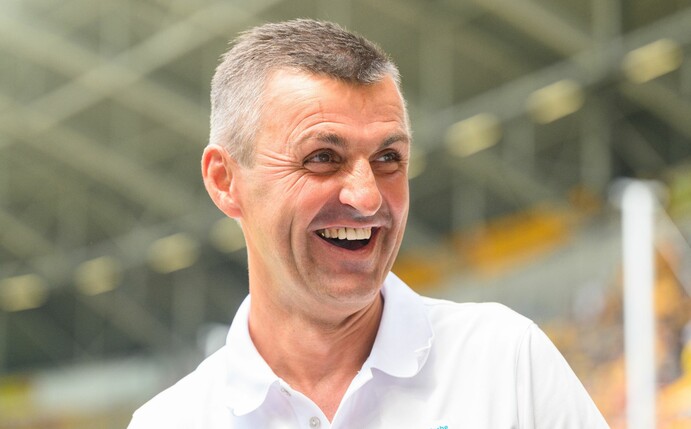 Münchens Trainer Michael Köllner will das Pokalduell mit Dortmund genießen.