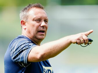 Muss beim Pokal-Auftakt auf einige Leistungsträger verzichten: André Breitenreiter. Muss beim Pokal-Auftakt auf einige Leistungsträger verzichten: André Breitenreiter.