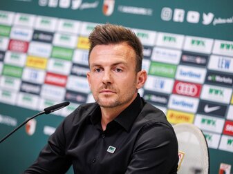 Ist mit Augsburg in Lohne gefordert: FCA-Coach Enrico Maaßen. Ist mit Augsburg in Lohne gefordert: FCA-Coach Enrico Maaßen.