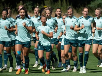 Fokussiert: Deutschlands Fußball-Frauen wollen sich mit dem EM-Titel krönen. Fokussiert: Deutschlands Fußball-Frauen wollen sich mit dem EM-Titel krönen.
