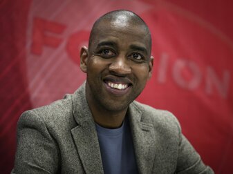 Ex-Bundesligaprofi Gelson Fernandes wird ab dem 1. August Regionaldirektor «der Division Mitgliedsverbände für Afrika» bei der FIFA. Ex-Bundesligaprofi Gelson Fernandes wird ab dem 1. August Regionaldirektor «der Division Mitgliedsverbände für Afrika» bei der FIFA.