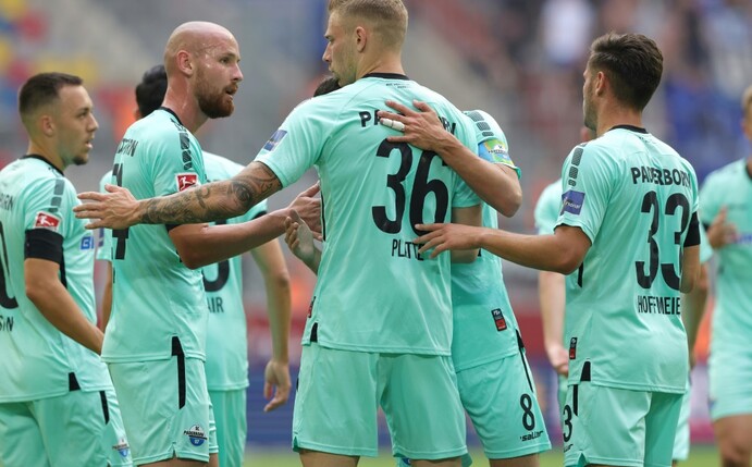 DFB-Pokal: Paderborn feiert Kantersieg