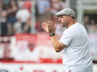Kölns Baumgart sah beim Ausscheiden in Regensburg viele kleine Fehler. Kölns Baumgart sah beim Ausscheiden in Regensburg viele kleine Fehler.