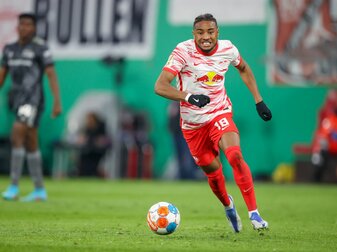 Leipzigs Christopher Nkunku wurde zu Deutschlands Fußballer des Jahres gewählt. Leipzigs Christopher Nkunku wurde zu Deutschlands Fußballer des Jahres gewählt.