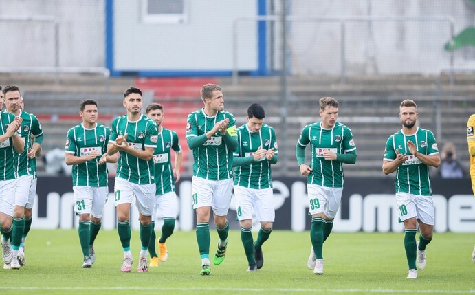 Lübeck-Coach freut sich "tierisch" über Pokal-Coup