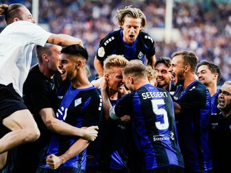 Waldhof Mannheim steht nach dem Sieg gegen Holstein Kiel in der zweiten Runde. Waldhof Mannheim steht nach dem Sieg gegen Holstein Kiel in der zweiten Runde.