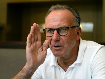 Karl-Heinz Rummenigge ist verwundert über die Aussagen aus Manchester. Foto: Andreas Gebert Karl-Heinz Rummenigge ist verwundert über die Aussagen aus Manchester. Foto: Andreas Gebert