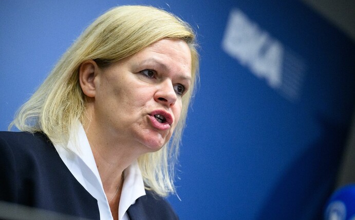 Will dem Frauenfußball in Deutschland stärken: Nancy Faeser.