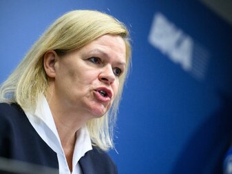 Will dem Frauenfußball in Deutschland stärken: Nancy Faeser. Will dem Frauenfußball in Deutschland stärken: Nancy Faeser.