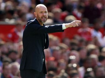 Ten Hag kritisiert Ronaldos Stadion-Flucht: "Inakzeptabel" Ten Hag kritisiert Ronaldos Stadion-Flucht: "Inakzeptabel"