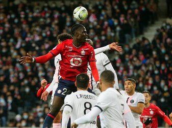 Der HSV könnte an einem möglichen Wechsel von Lilles Amadou Onana (M) mitverdienen.