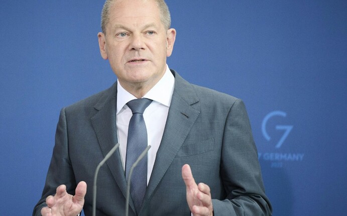 Bundeskanzler Scholz trifft sich mit DFB-Spitze