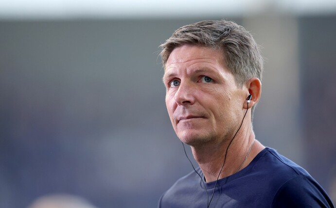 Sinnt über die beste Taktik nach, um den FC Bayern zum Bundesliga-Auftakt zu ärgern: Frankfurts Trainer Oliver Glasner.