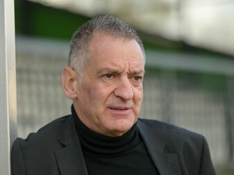 Der frühere Bundesliga- und Nationalmannschaftstorwart Eike Immel hat zwischen 1980 und 1988 19 Länderspiele bestritten. Der frühere Bundesliga- und Nationalmannschaftstorwart Eike Immel hat zwischen 1980 und 1988 19 Länderspiele bestritten.