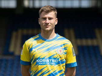 Verteidiger Luis Görlich wechselt von Braunschweig nach Zwolle.