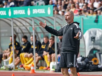 Sieht an seinem Kader noch Optimierungsbedarf: HSV-Coach Tim Walter. Sieht an seinem Kader noch Optimierungsbedarf: HSV-Coach Tim Walter.