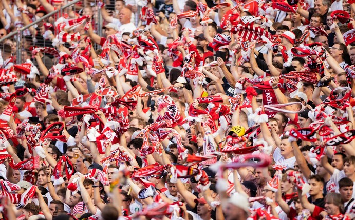 Der 1. FC Köln wird das Rückspiel um den Einzug in die Conference-League-Gruppenphase möglicherweise zu Hause austragen.