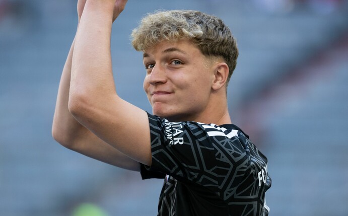 Torwarttalent Johannes Schenk hat bei den Bayern einen Profivertrag unterschrieben.