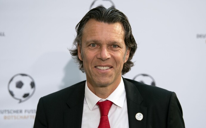 Sieht Wissenslücken bei den Schiedsrichtern: Ex-Referee Urs Meier.
