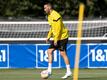 BVB-Neuzugang Niklas Süle hat beim Training einen Ball am Fuß.