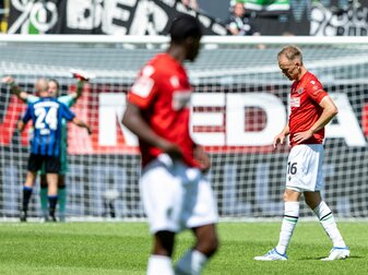 Hannover 96 wartet weiter auf den ersten Saisonsieg. Hannover 96 wartet weiter auf den ersten Saisonsieg.