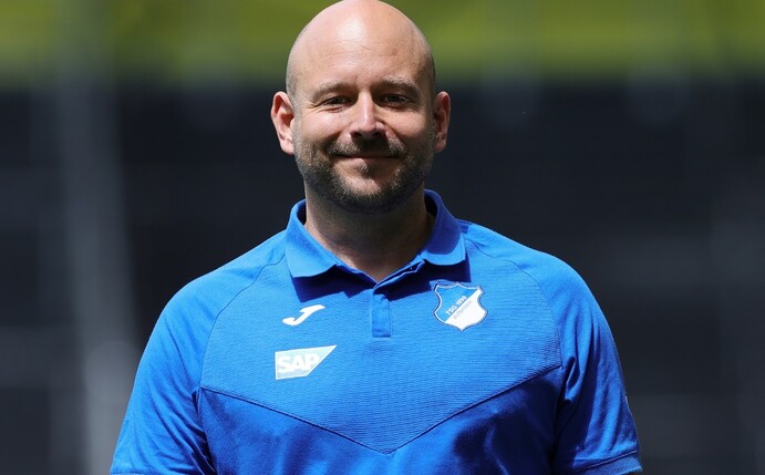 Nach Auftaktpleite: Rosen kritisiert Schiedsrichter-Gespann