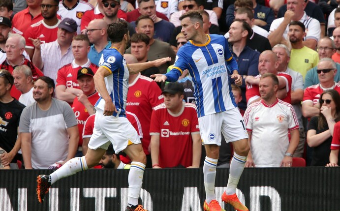 Brightons Pascal Groß (r) traf beim Sieg in Manchester doppelt.