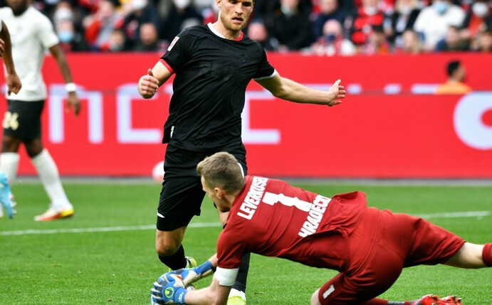 Ein Spiel Sperre für Bayer-Torwart Hradecky