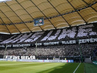 Wunsch der Familie Seeler war es, als Ort der Feierstunde das Volksparkstadion zu wählen und nicht den dafür häufig genutzten Michel. Wunsch der Familie Seeler war es, als Ort der Feierstunde das Volksparkstadion zu wählen und nicht den dafür häufig genutzten Michel.