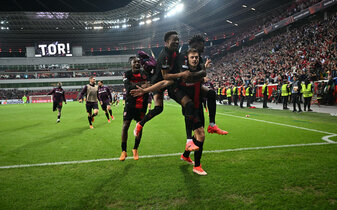 Foto: „Bitte nicht heute“ – Leverkusen mit Rekord ins Finale!