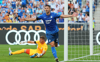 Foto: 1899 – Kiel 3:2: Kramaric wie einst Müller und Klaus Fischer