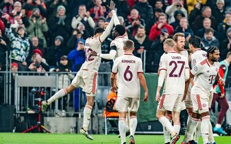 Foto: FC Bayern: Ein Sieg für Platz 17