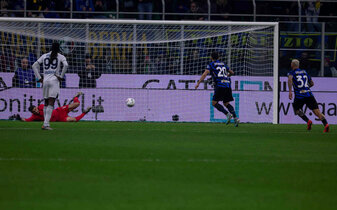 Foto: Inter Mailand: Traurige Elfmeter-Premiere für Calhanoglu