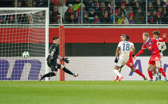 Foto: Bundesliga 0 – Premier League 4