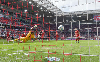 Foto: „Das Millionenspiel“: Zahlen zu Freiburg vs. Eintracht Frankfurt 